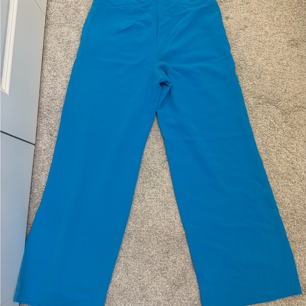 Bebe - high waisted side cut out pant NWT - Picture 3 of 5